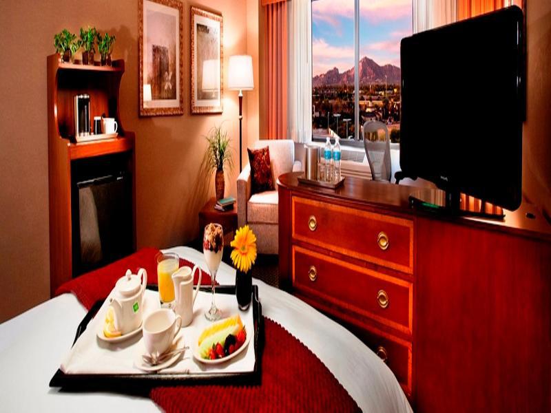 Radisson Hotel Phoenix Airport Екстериор снимка