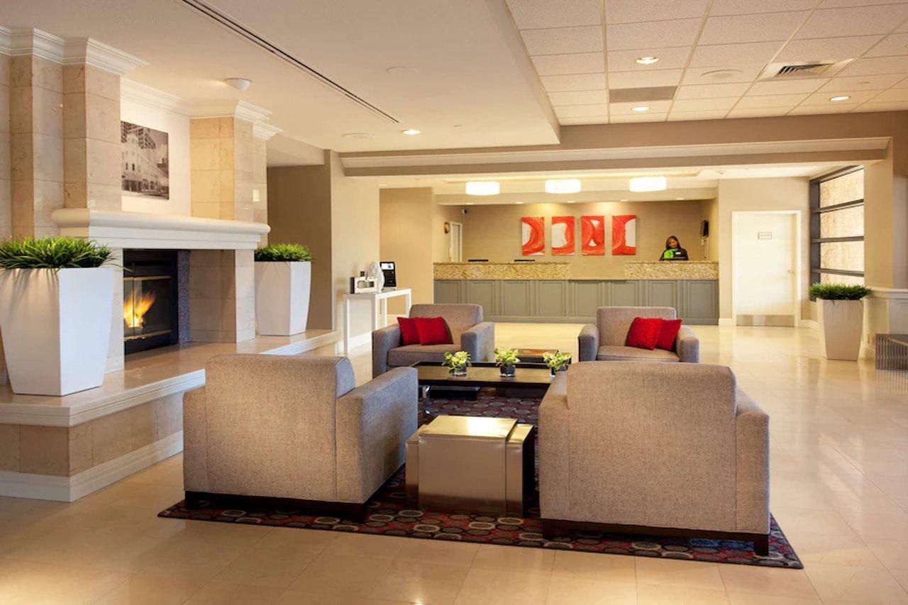 Radisson Hotel Phoenix Airport Екстериор снимка