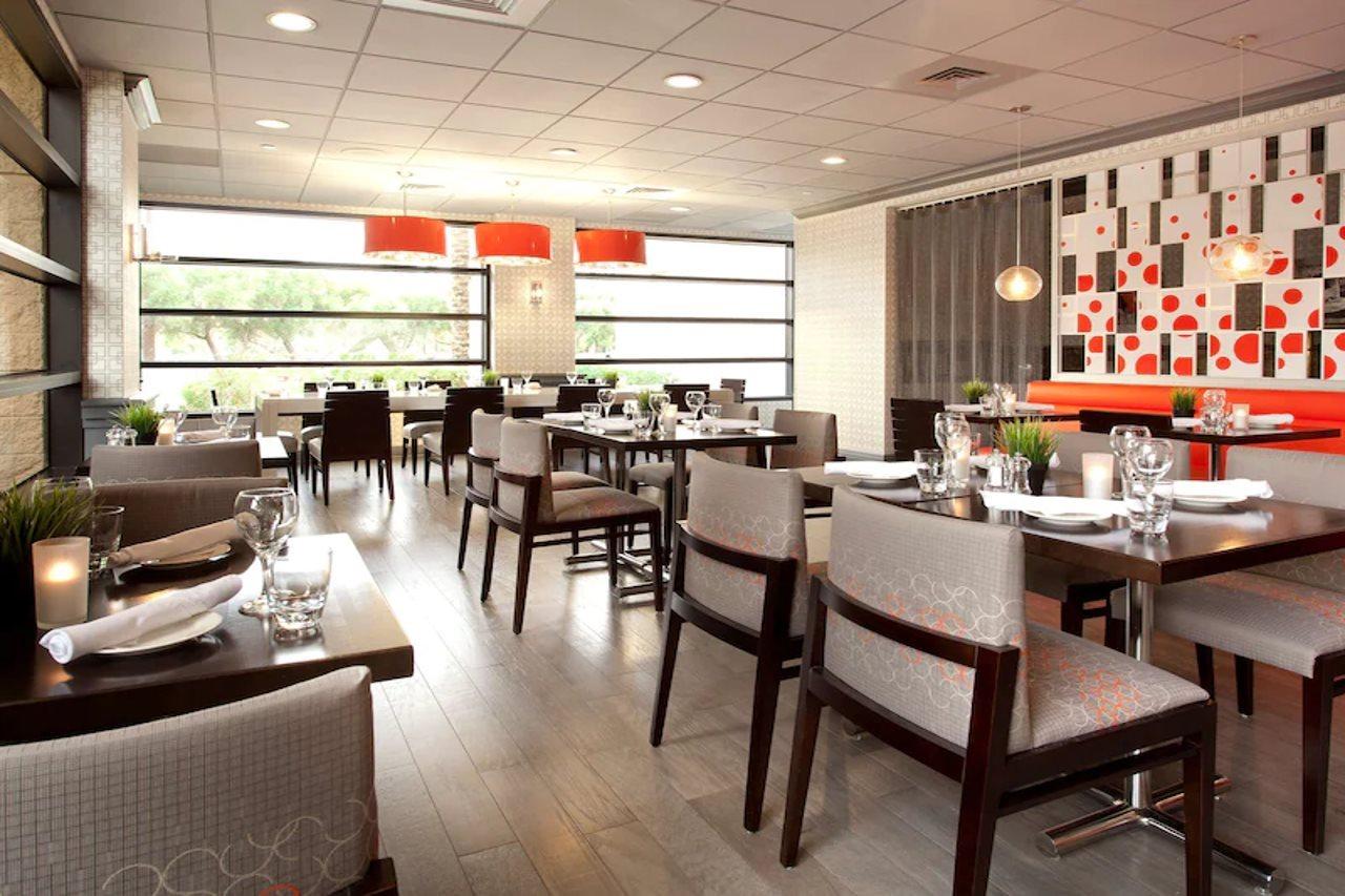 Radisson Hotel Phoenix Airport Екстериор снимка