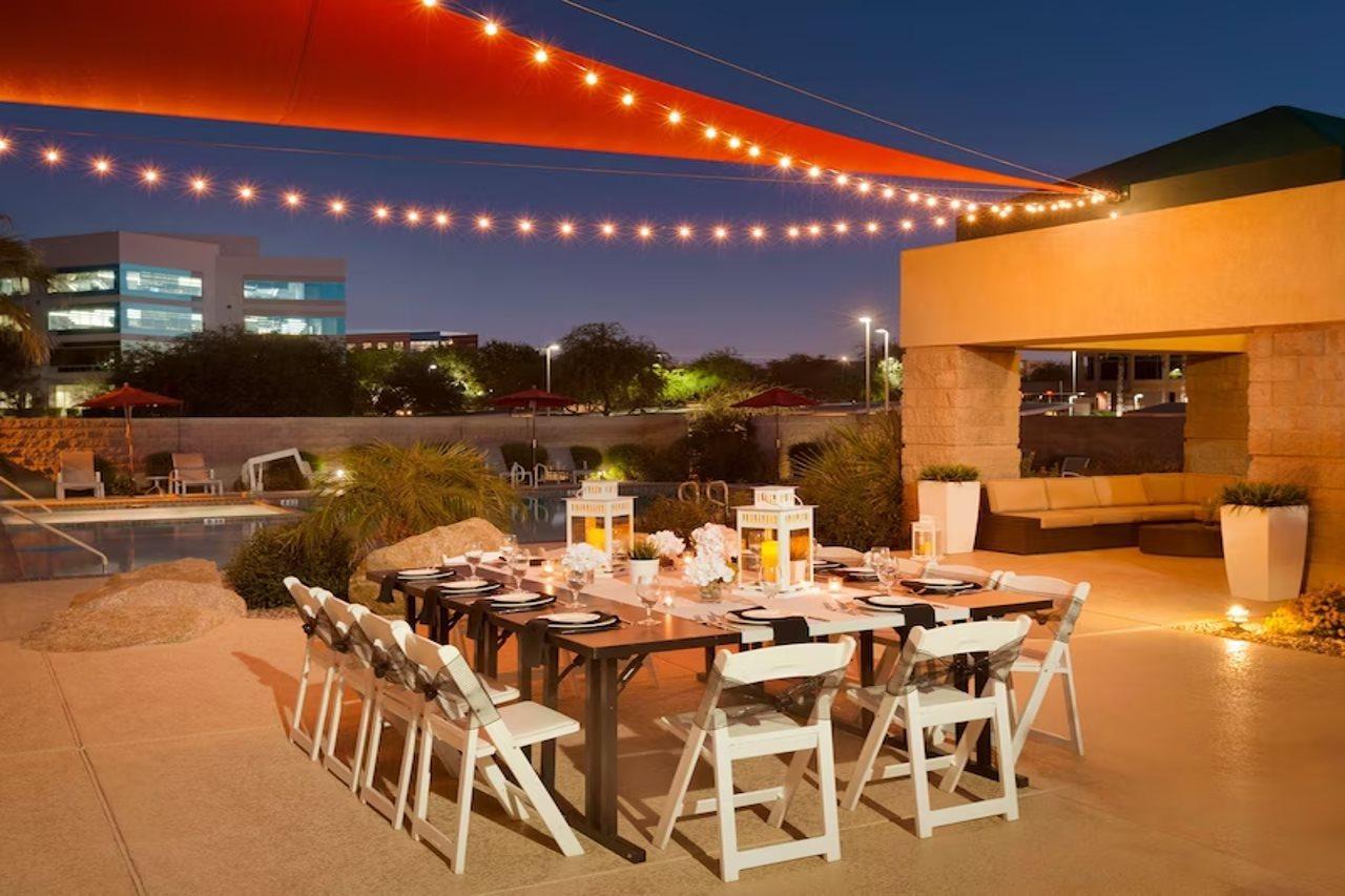 Radisson Hotel Phoenix Airport Екстериор снимка
