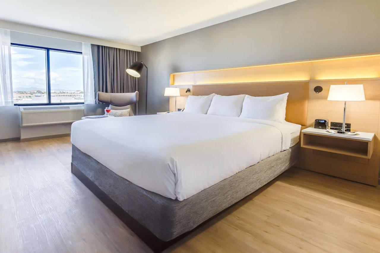 Radisson Hotel Phoenix Airport Екстериор снимка