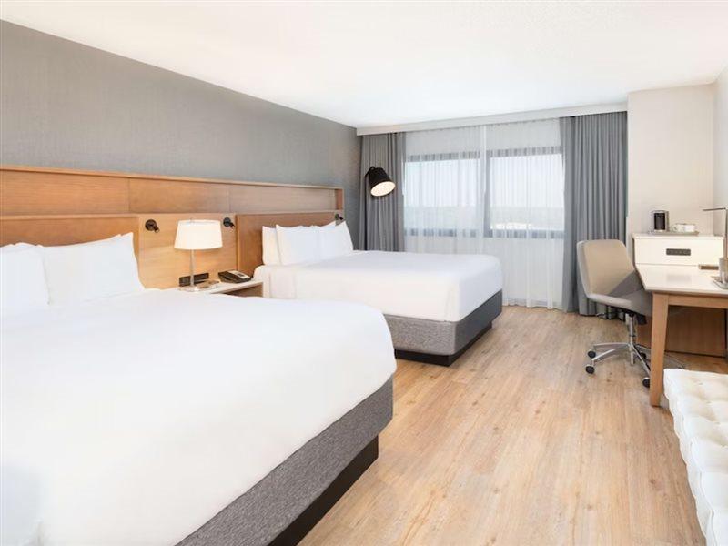 Radisson Hotel Phoenix Airport Екстериор снимка