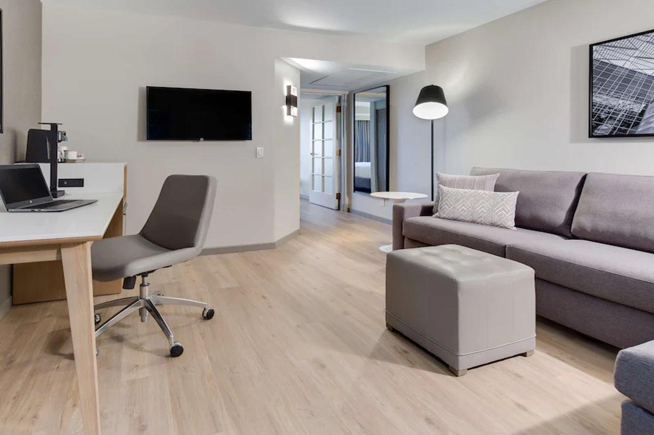 Radisson Hotel Phoenix Airport Екстериор снимка
