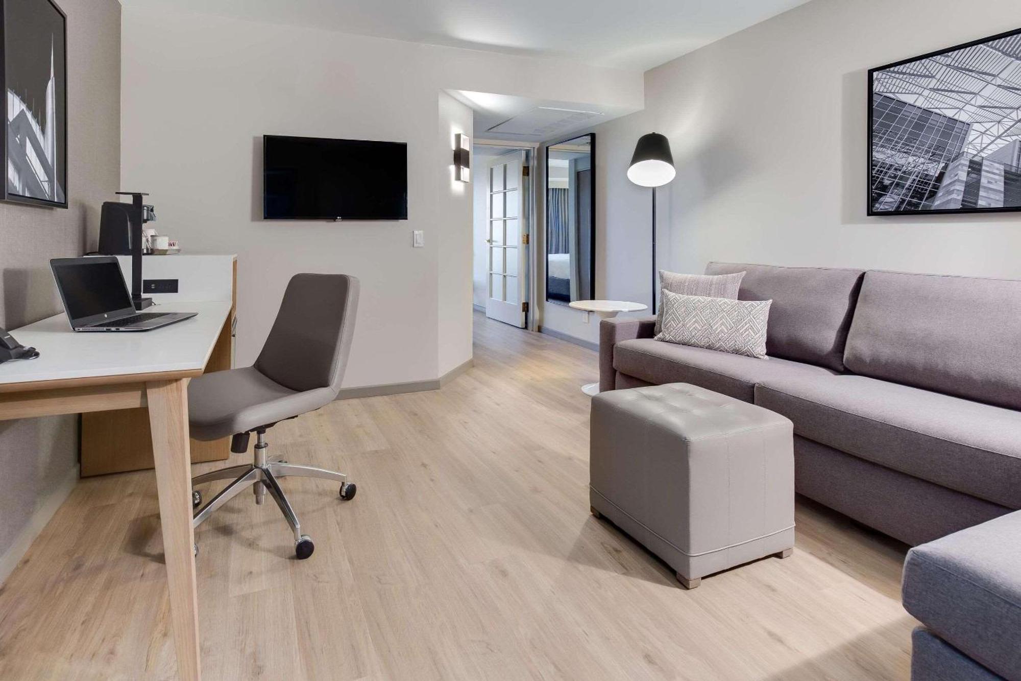 Radisson Hotel Phoenix Airport Екстериор снимка