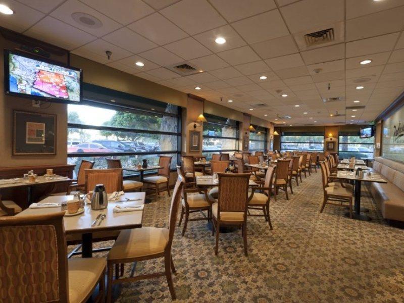 Radisson Hotel Phoenix Airport Ресторант снимка