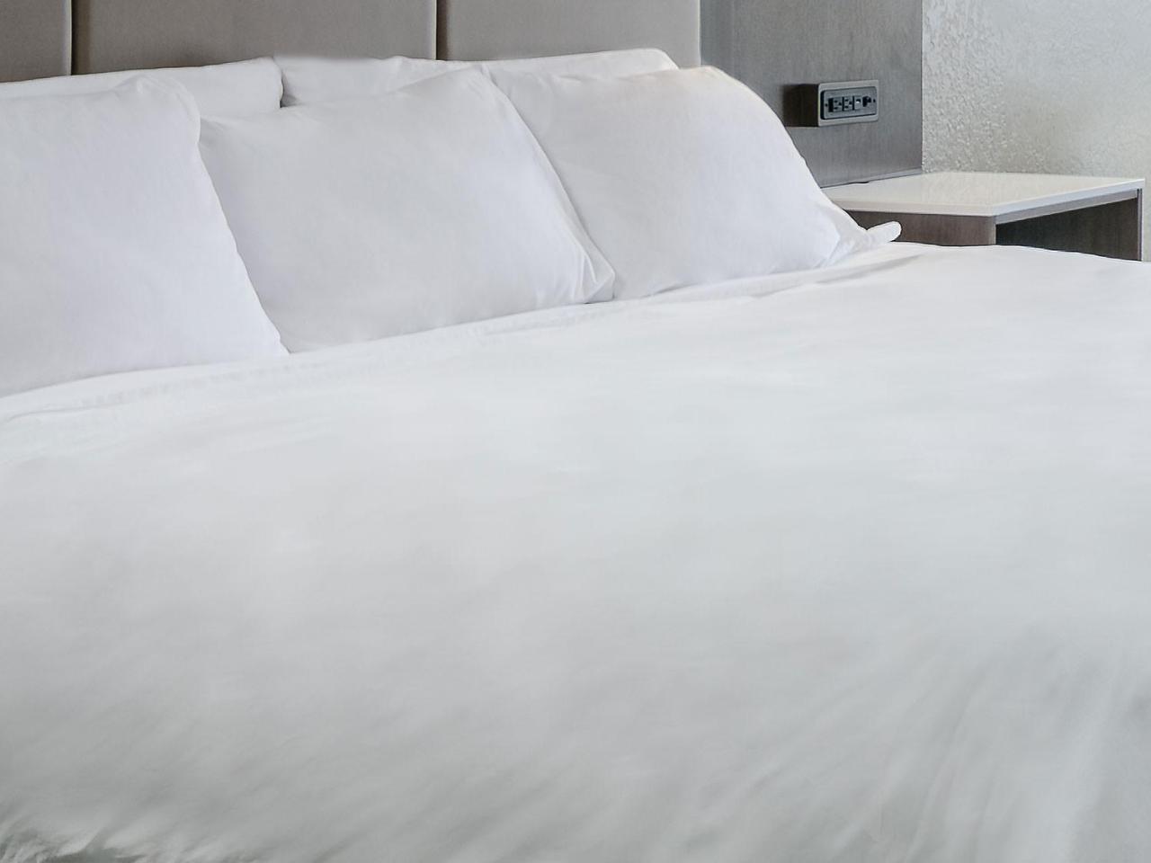 Radisson Hotel Phoenix Airport Екстериор снимка