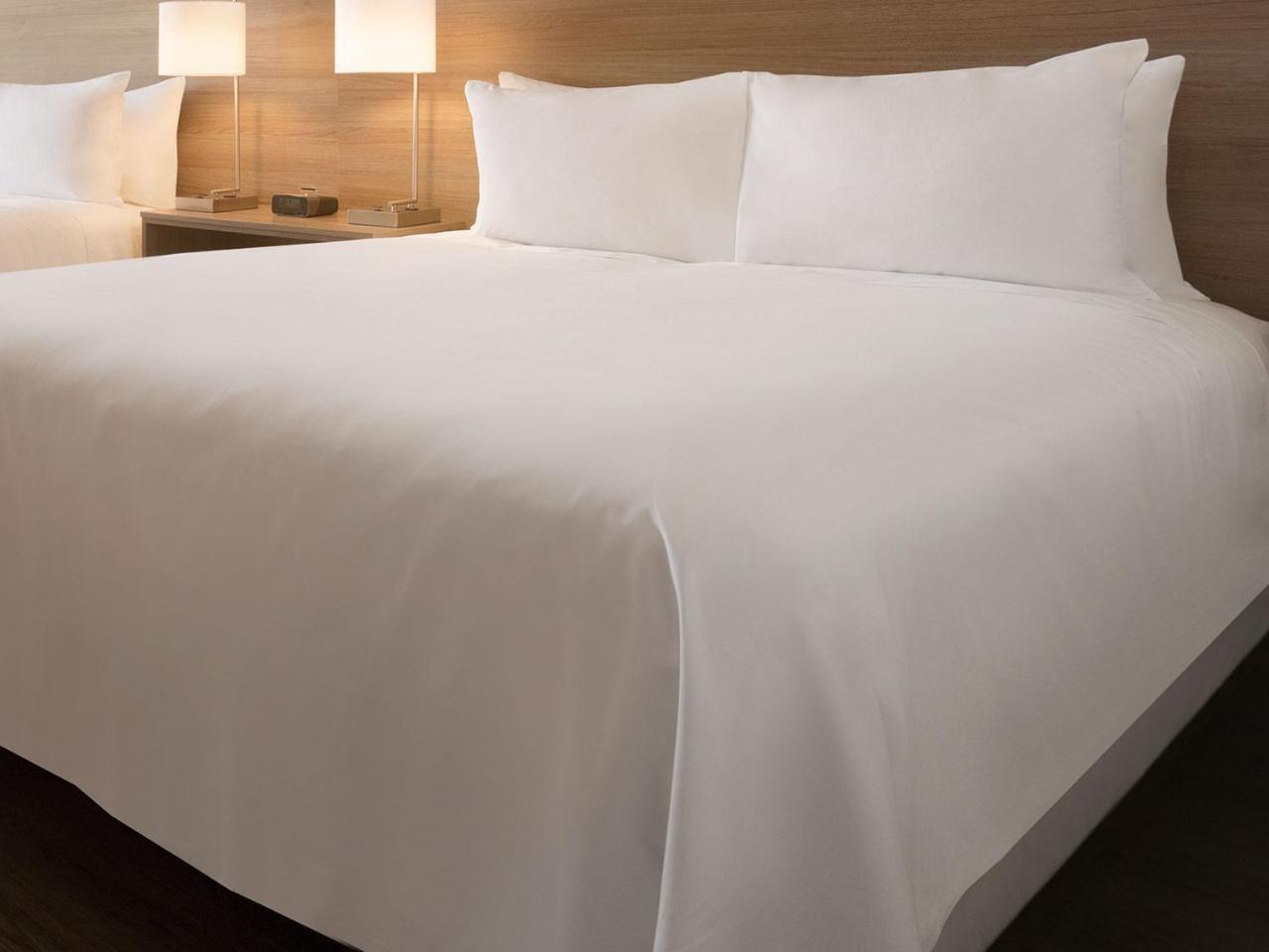 Radisson Hotel Phoenix Airport Екстериор снимка