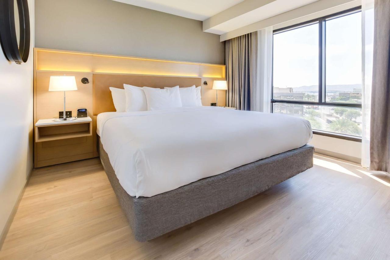 Radisson Hotel Phoenix Airport Екстериор снимка